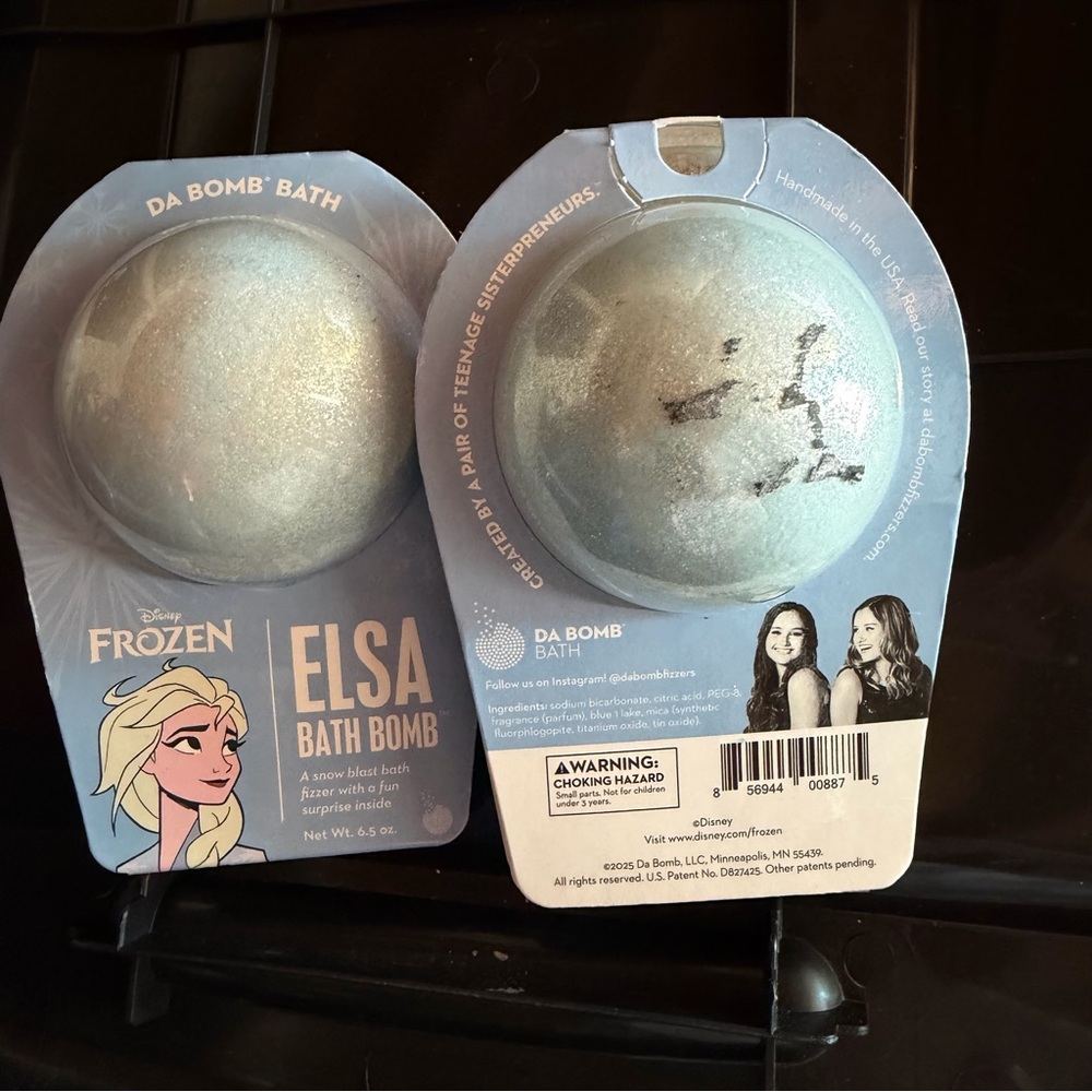 Disney Elsa Glitter Bath Bomb - Shimmering Light Blue